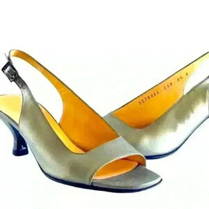 SALVATORE FERRAGAMO GREY LEATHER SLINGBACK KITTY HEEL OPEN TOE SANDALS 6.5